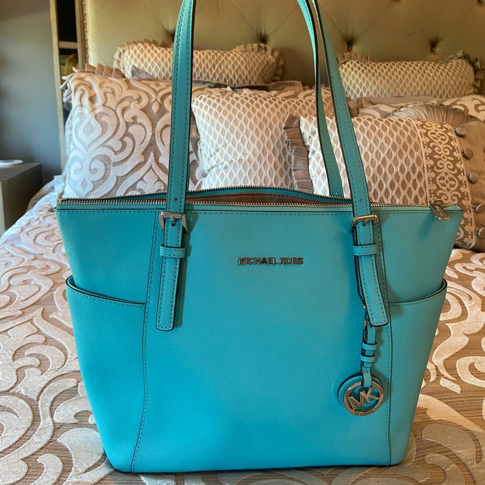 MICHAEL KORS Jet Set Tote (Medium) NEW
